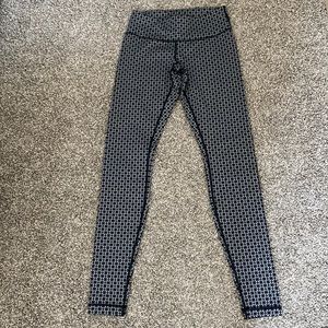 Lululemon Black/Gray Print Workout Pants